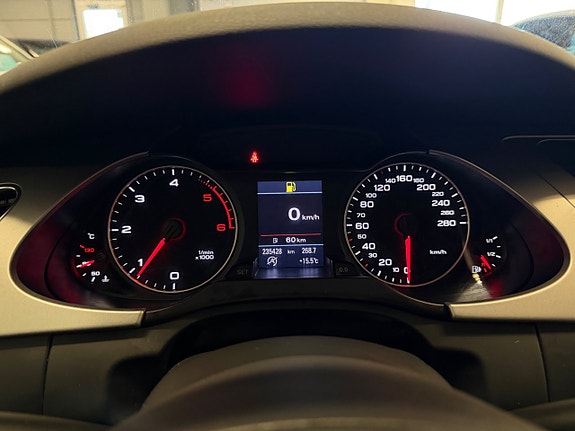 Audi A4 12 of 27