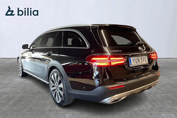 Mercedes-Benz E220 5 of 23