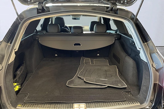 Mercedes-Benz E220 22 of 23