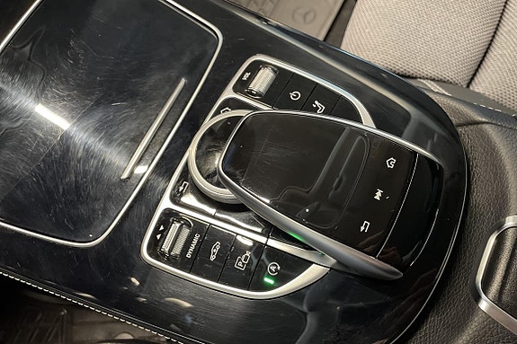 Mercedes-Benz E220 19 of 23