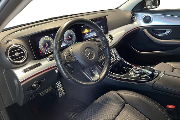 Mercedes-Benz E220 11 of 23