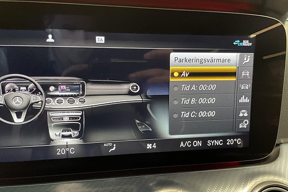 Mercedes-Benz E220 18 of 23