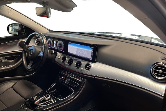 Mercedes-Benz E220 9 of 23