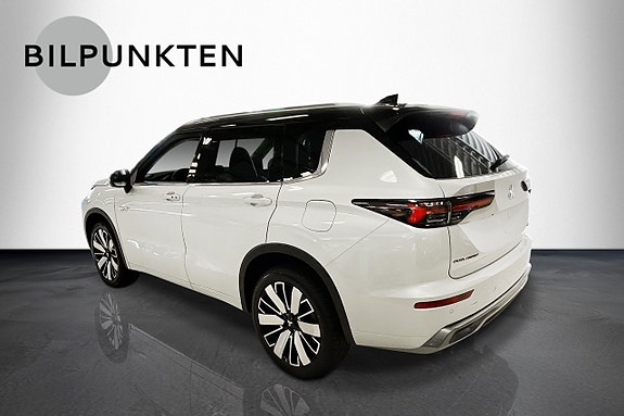 Mitsubishi Outlander 3 of 7