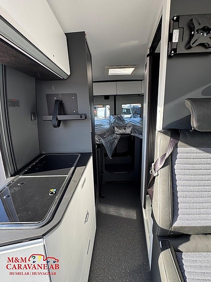 Adria TWIN SUPREME 640 SLB Långbädd 3 of 6