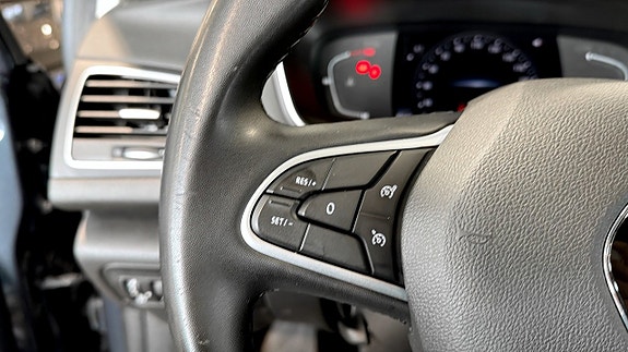 Renault Megane 11 of 16