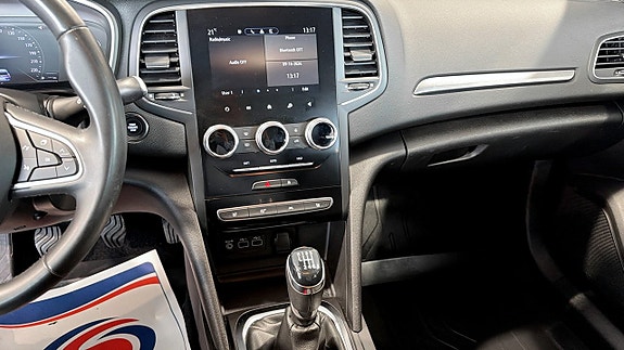 Renault Megane 13 of 16