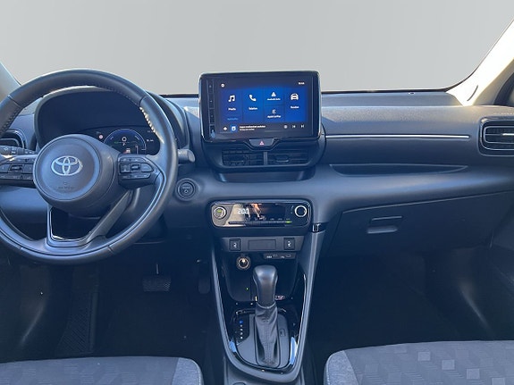 Toyota Yaris 8 of 10