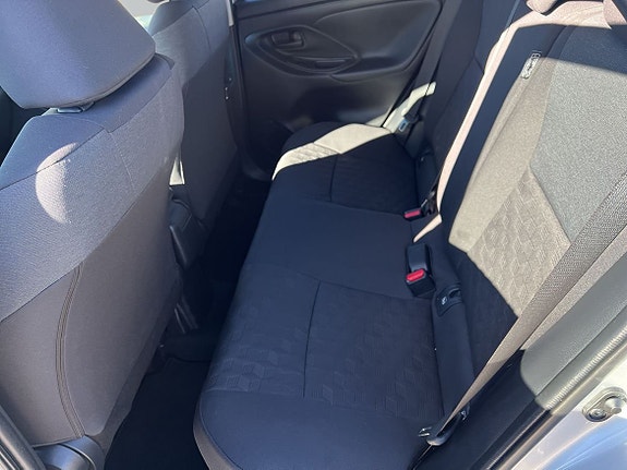 Toyota Yaris 7 of 10