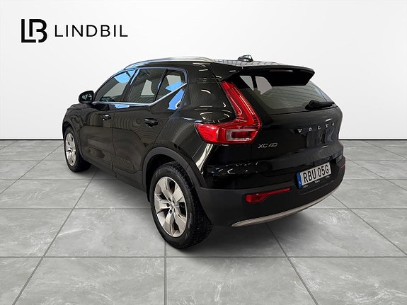 Volvo XC40 3 of 9