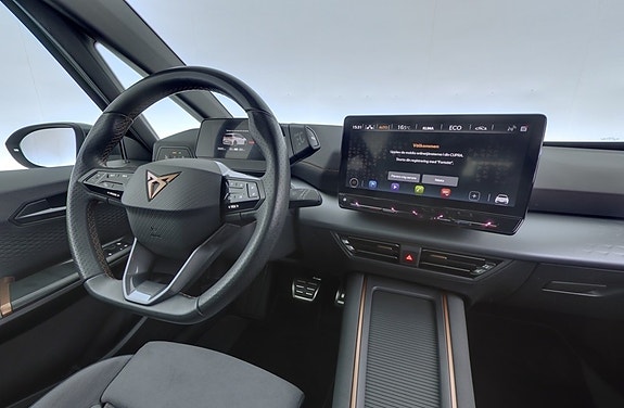 Cupra Born 8 of 17