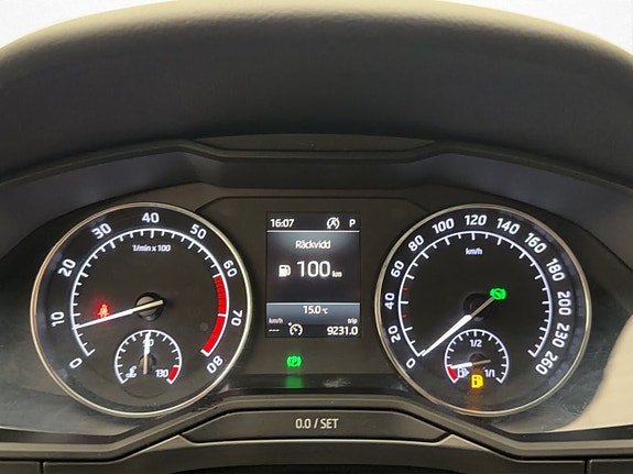 Skoda Superb 24 of 30