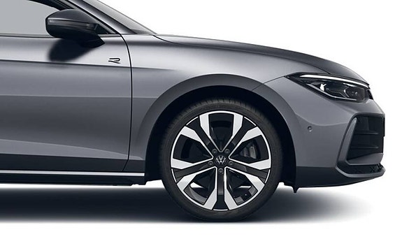 Volkswagen Passat 5 of 9