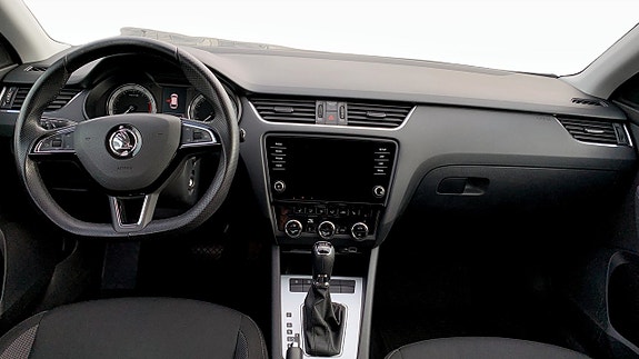Skoda Octavia 10 of 16