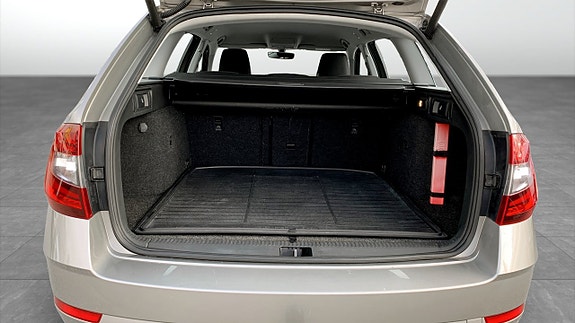 Skoda Octavia 12 of 16
