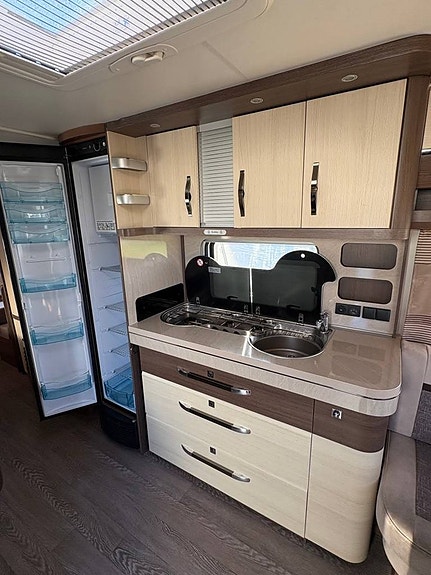 HOBBY 650 KFU PRESTIGE. AC/MOVER/GOLVVÄRME.2018 3 of 12