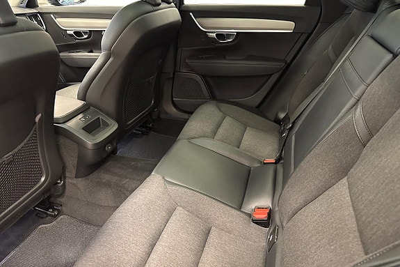 Volvo V90 Cross Country 13 of 22