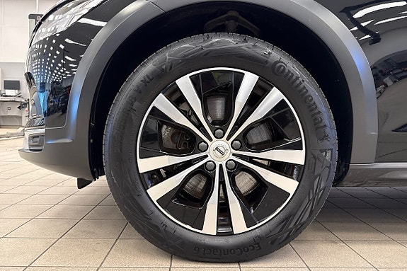 Volvo V90 Cross Country 17 of 22