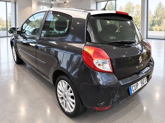 Renault Clio 2 of 4
