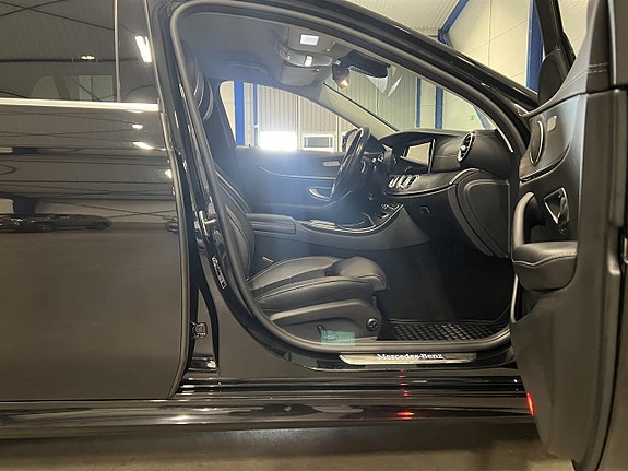Mercedes-Benz E220 15 of 25