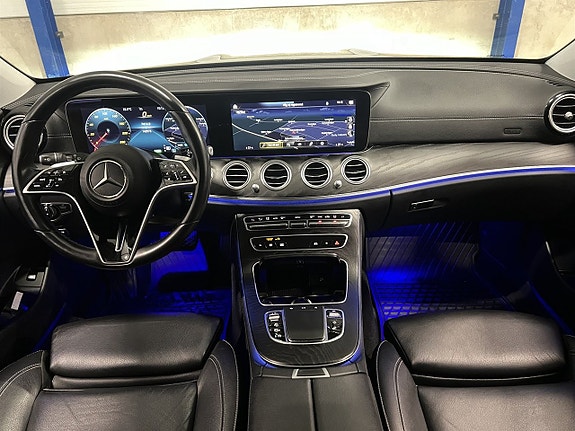 Mercedes-Benz E220 17 of 25