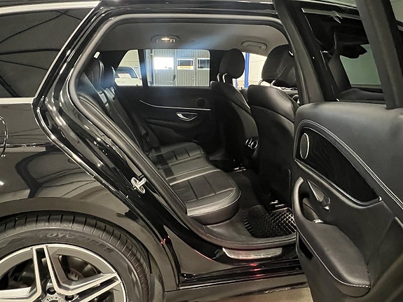 Mercedes-Benz E220 16 of 25
