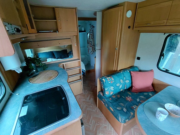Adria UNICA B 462 DP 5 of 7
