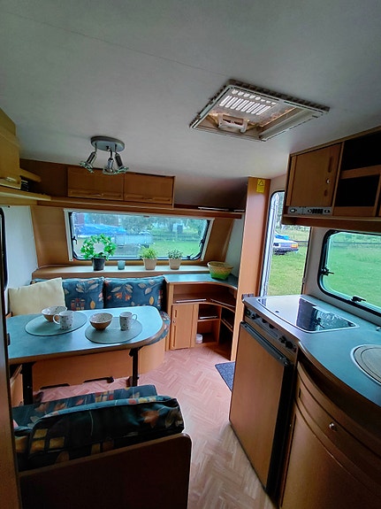 Adria UNICA B 462 DP 3 of 7