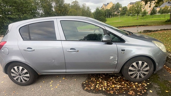 Opel Corsa 2 of 5