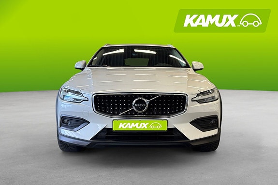 Volvo V60 Cross Country 6 of 23