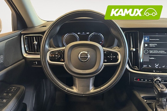 Volvo V60 Cross Country 12 of 23