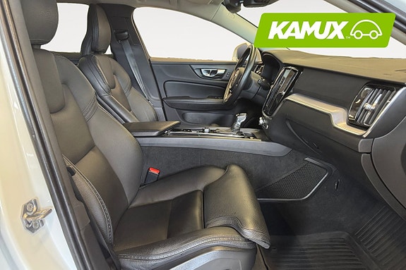 Volvo V60 Cross Country 14 of 23