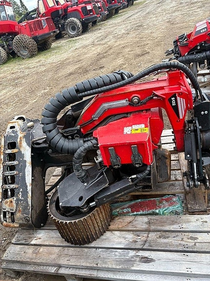 Komatsu S132 2 of 4