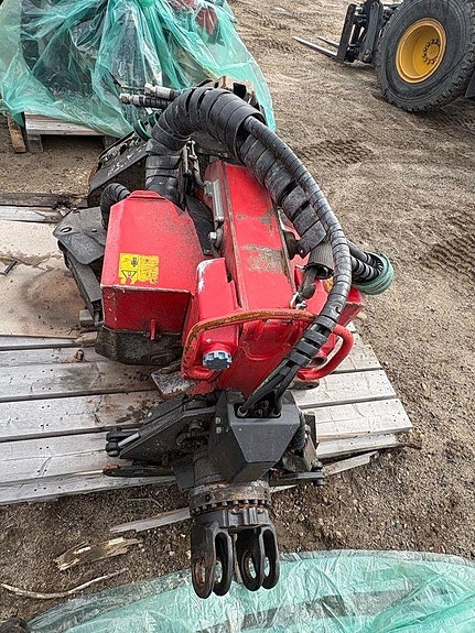 Komatsu S132 3 of 4