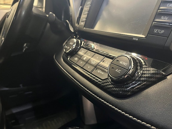 Toyota RAV4 12 of 25