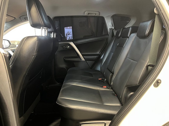 Toyota RAV4 17 of 25