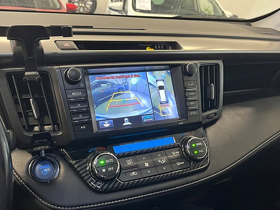 Toyota RAV4 16 of 25