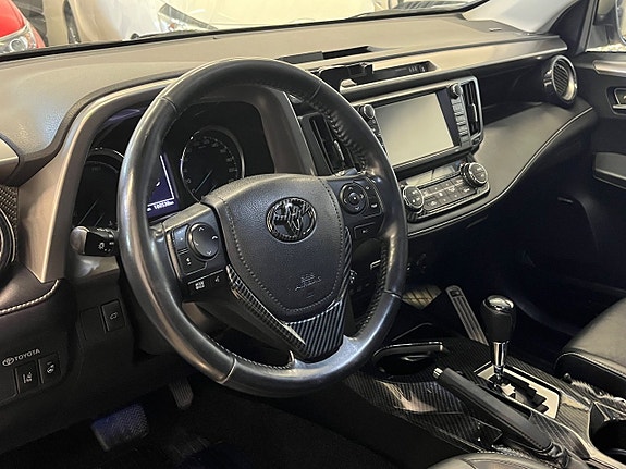 Toyota RAV4 15 of 25
