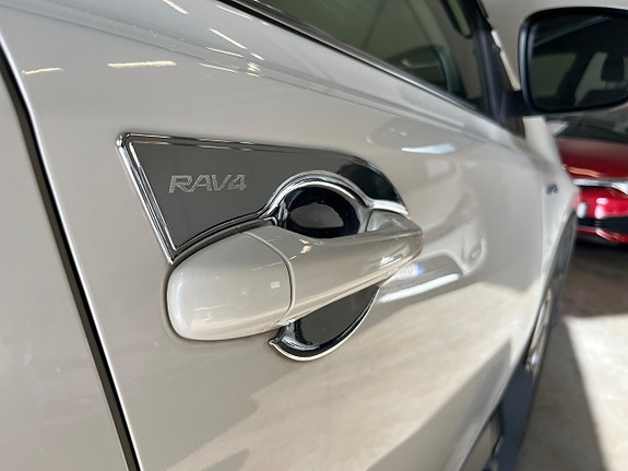 Toyota RAV4 19 of 25