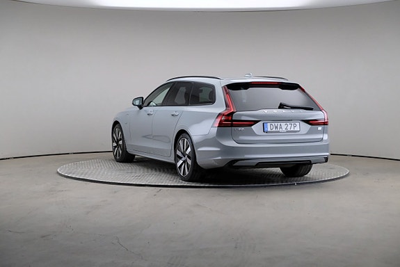 Volvo V90 2 of 29