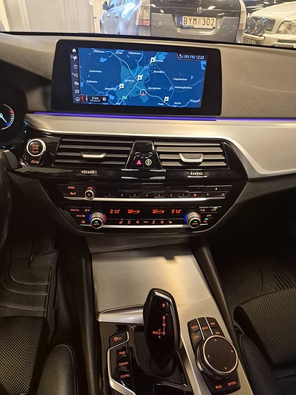 BMW 520d 12 of 16
