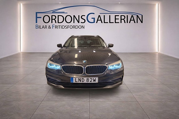 BMW 520d 2 of 16