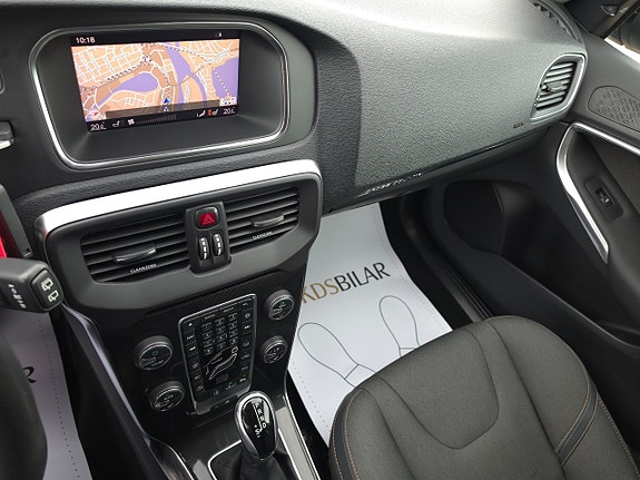 Volvo V40 Cross Country 12 of 14