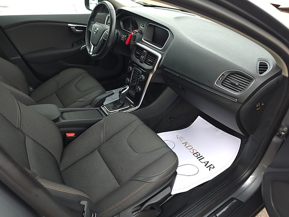 Volvo V40 Cross Country 7 of 14