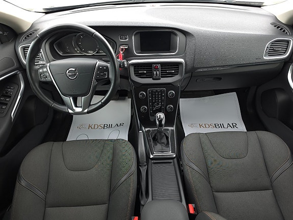 Volvo V40 Cross Country 8 of 14