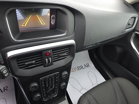 Volvo V40 Cross Country 11 of 14