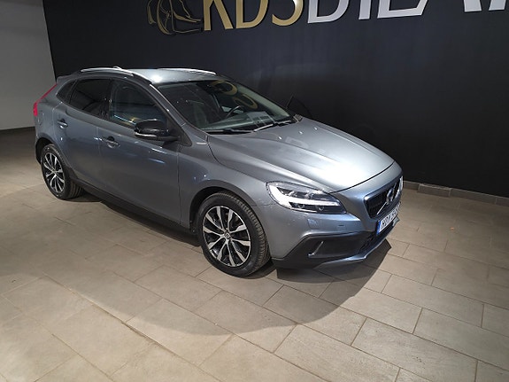 Volvo V40 Cross Country 5 of 14
