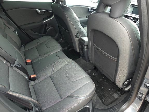 Volvo V40 Cross Country 10 of 14