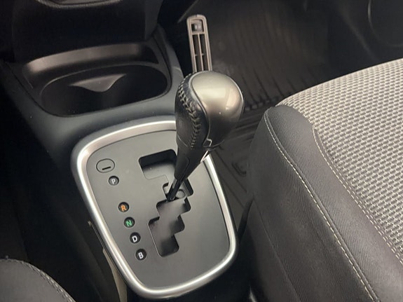 Toyota Yaris 23 of 30