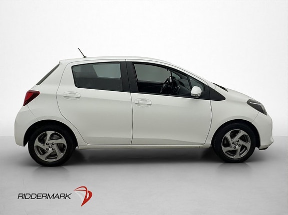 Toyota Yaris 9 of 30
